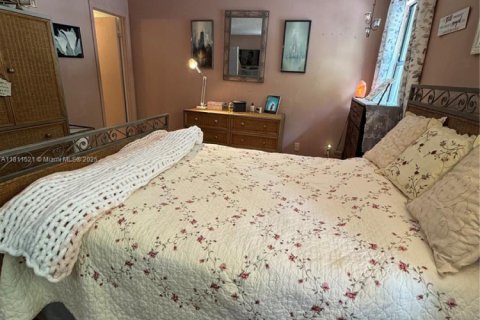 Adosado en venta en Pembroke Pines, Florida, 2 dormitorios, 117.06 m2 № 2015264 - foto 17