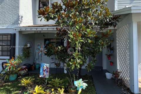 Adosado en venta en Pembroke Pines, Florida, 2 dormitorios, 117.06 m2 № 2015264 - foto 2