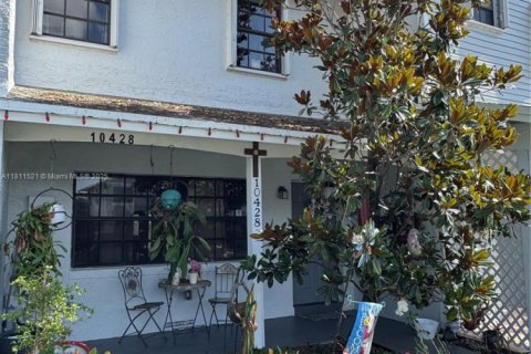 Adosado en Pembroke Pines, Florida 2 dormitorios, 117.06 m2 № 2015264