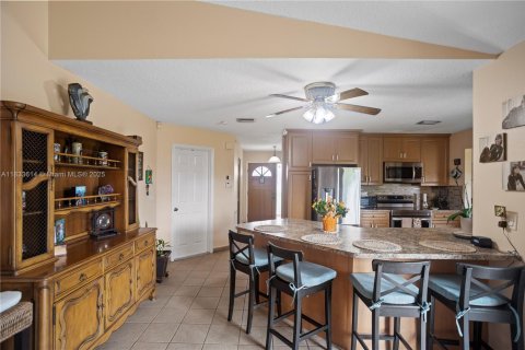 House in Davie, Florida 4 bedrooms, 197.32 sq.m. № 1811487 - photo 18
