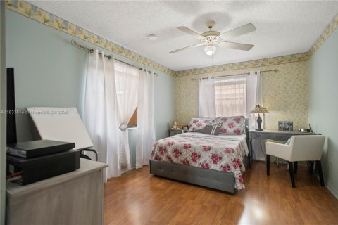 House in Davie, Florida 4 bedrooms, 197.32 sq.m. № 1811487 - photo 28
