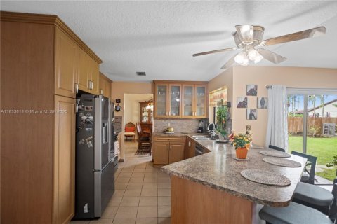 House in Davie, Florida 4 bedrooms, 197.32 sq.m. № 1811487 - photo 16