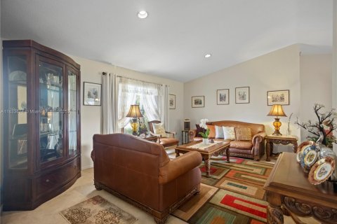 House in Davie, Florida 4 bedrooms, 197.32 sq.m. № 1811487 - photo 5