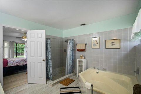 House in Davie, Florida 4 bedrooms, 197.32 sq.m. № 1811487 - photo 13