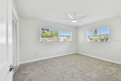 House in Dunedin, Florida 3 bedrooms, 147.16 sq.m. № 1755503 - photo 28