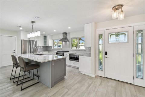 House in Dunedin, Florida 3 bedrooms, 147.16 sq.m. № 1755503 - photo 11