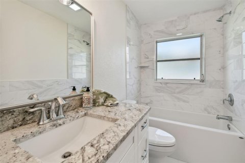 House in Dunedin, Florida 3 bedrooms, 147.16 sq.m. № 1755503 - photo 30
