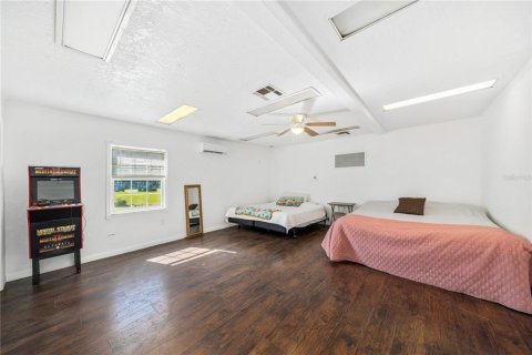 Propiedad comercial en venta en Kissimmee, Florida, 5 dormitorios, 213.21 m2 № 1634396 - foto 4