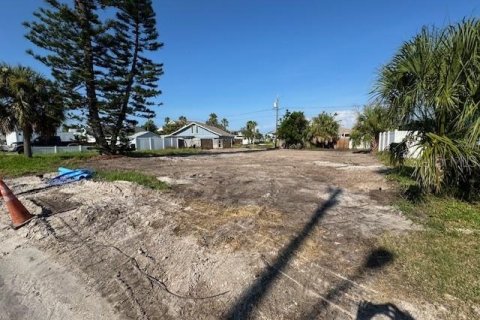 Terreno en Madeira Beach, Florida № 2097871