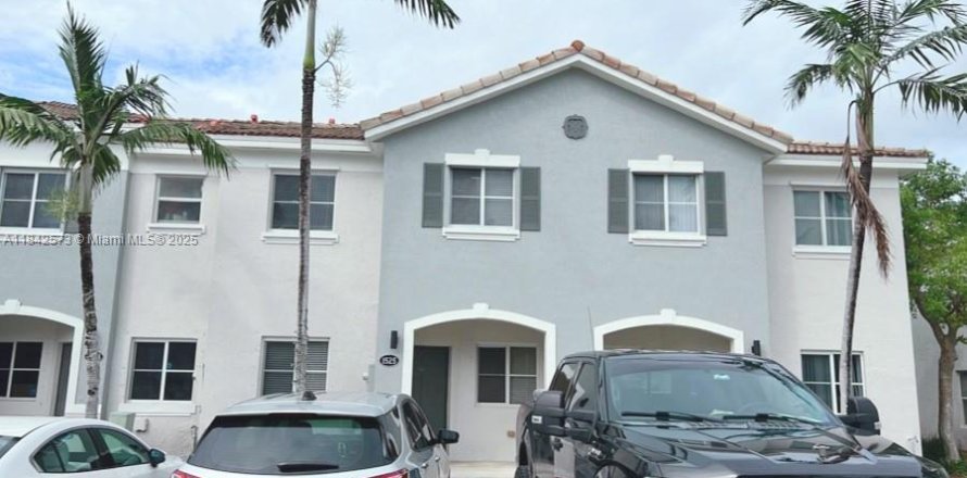 Villa ou maison à Homestead, Floride 3 chambres, 140.19 m2 № 1834229
