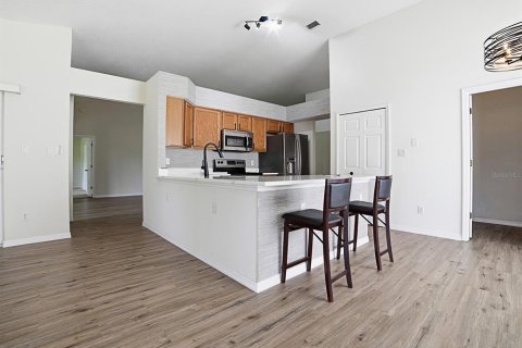 House in Leesburg, Florida 2 bedrooms, 173.82 sq.m. № 2217433 - photo 8