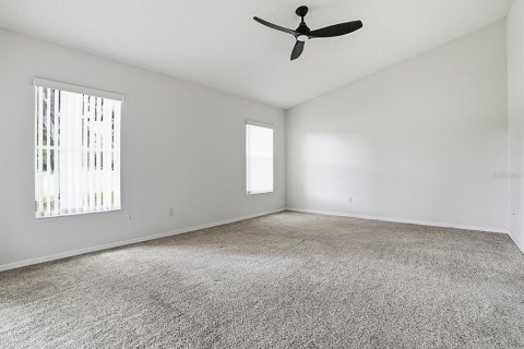 House in Leesburg, Florida 2 bedrooms, 173.82 sq.m. № 2217433 - photo 24