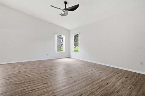 House in Leesburg, Florida 2 bedrooms, 173.82 sq.m. № 2217433 - photo 19