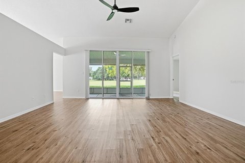 House in Leesburg, Florida 2 bedrooms, 173.82 sq.m. № 2217433 - photo 10