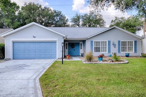House in Leesburg, Florida 2 bedrooms, 173.82 sq.m. № 2217433