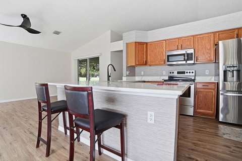 House in Leesburg, Florida 2 bedrooms, 173.82 sq.m. № 2217433 - photo 6
