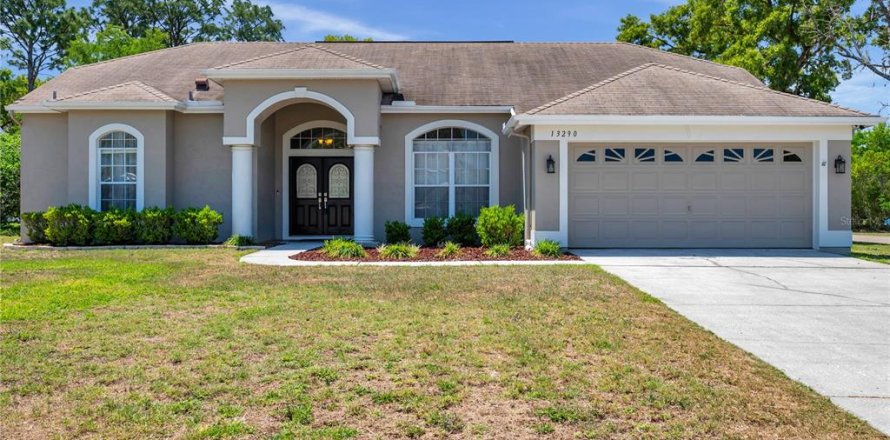 Casa en Spring Hill, Florida 3 dormitorios, 184.78 m2 № 1648191
