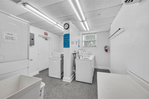 Купить кондоминиум в Форт-Лодердейл, Флорида 3 комнаты, 75.25м2, № 2083345 - фото 26