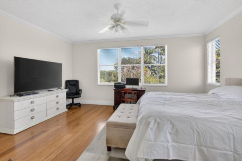 House in Lake Worth, Florida 5 bedrooms, 248.33 sq.m. № 2246174 - photo 28