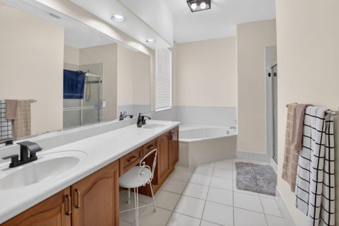 House in Lake Worth, Florida 5 bedrooms, 248.33 sq.m. № 2246174 - photo 30