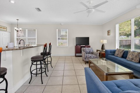 House in Lake Worth, Florida 5 bedrooms, 248.33 sq.m. № 2246174 - photo 11