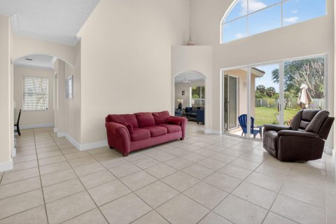House in Lake Worth, Florida 5 bedrooms, 248.33 sq.m. № 2246174 - photo 5