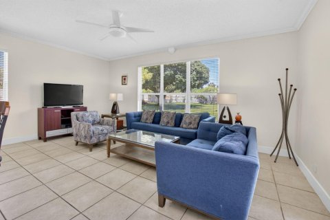 House in Lake Worth, Florida 5 bedrooms, 248.33 sq.m. № 2246174 - photo 10