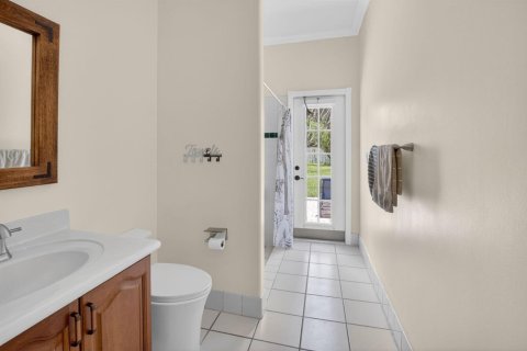 House in Lake Worth, Florida 5 bedrooms, 248.33 sq.m. № 2246174 - photo 20