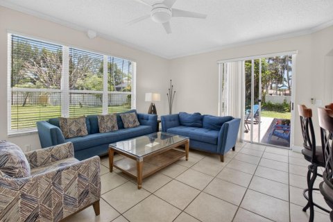 House in Lake Worth, Florida 5 bedrooms, 248.33 sq.m. № 2246174 - photo 17