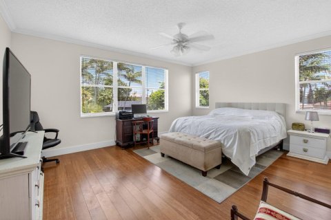House in Lake Worth, Florida 5 bedrooms, 248.33 sq.m. № 2246174 - photo 26