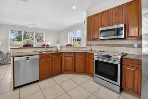 House in Lake Worth, Florida 5 bedrooms, 248.33 sq.m. № 2246174 - photo 15