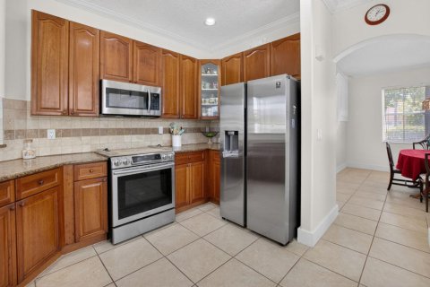 House in Lake Worth, Florida 5 bedrooms, 248.33 sq.m. № 2246174 - photo 14