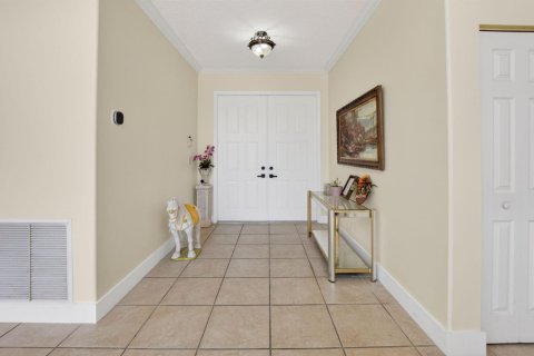 House in Lake Worth, Florida 5 bedrooms, 248.33 sq.m. № 2246174 - photo 8