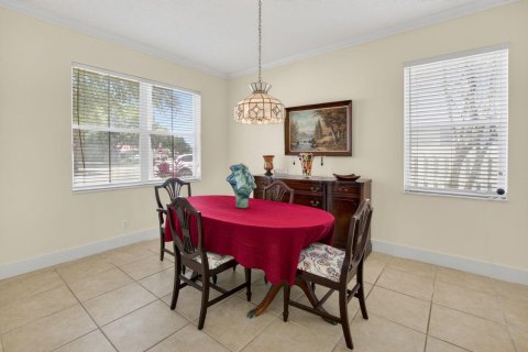 House in Lake Worth, Florida 5 bedrooms, 248.33 sq.m. № 2246174 - photo 19