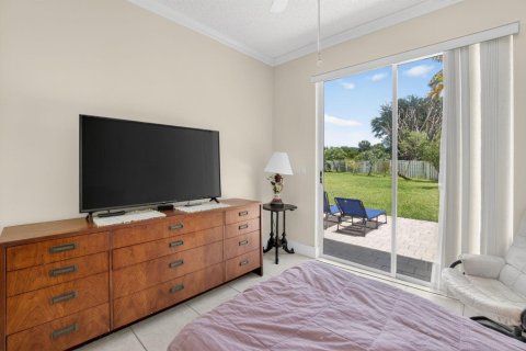 House in Lake Worth, Florida 5 bedrooms, 248.33 sq.m. № 2246174 - photo 25
