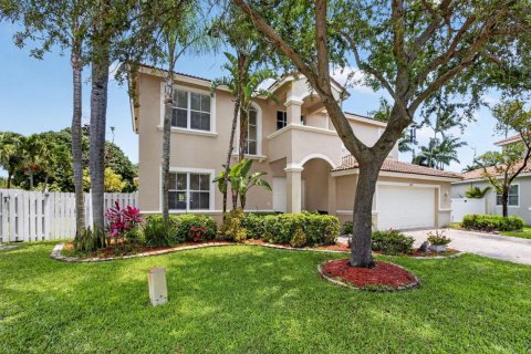 House in Lake Worth, Florida 5 bedrooms, 248.33 sq.m. № 2246174 - photo 2