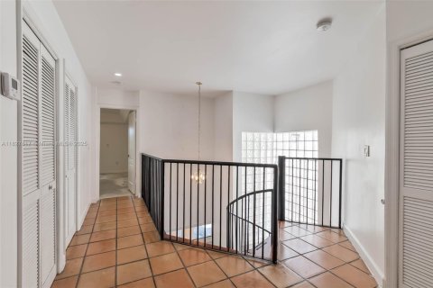 Condominio en venta en Miami, Florida, 3 dormitorios, 137.5 m2 № 1799621 - foto 7