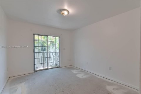 Condominio en venta en Miami, Florida, 3 dormitorios, 137.5 m2 № 1799621 - foto 9