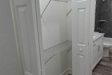 House in Gainesville, Florida 3 bedrooms, 140.28 sq.m. № 2104426 - photo 14