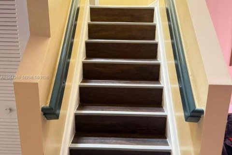 Townhouse in Miami, Florida 3 bedrooms, 135.82 sq.m. № 2026752 - photo 7