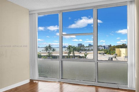 Condominio en venta en Miami Beach, Florida, 2 dormitorios, 85.47 m2 № 2003330 - foto 22