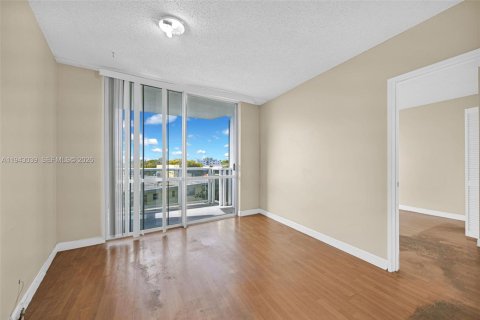 Condominio en venta en Miami Beach, Florida, 2 dormitorios, 85.47 m2 № 2003330 - foto 16