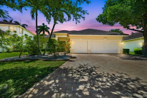 House in Coral Springs, Florida 4 bedrooms, 213.77 sq.m. № 2083428