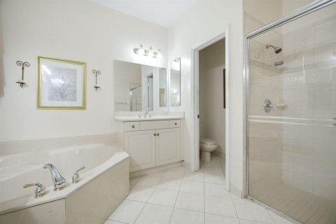 House in Coral Springs, Florida 4 bedrooms, 213.77 sq.m. № 2083428 - photo 12