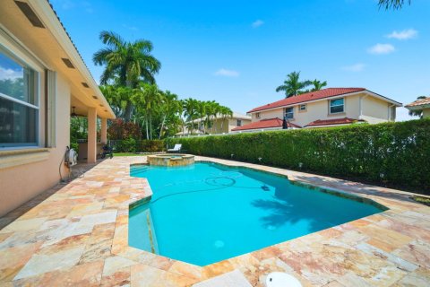 House in Coral Springs, Florida 4 bedrooms, 213.77 sq.m. № 2083428 - photo 22