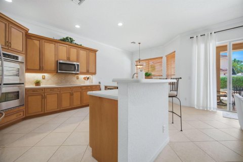 House in Coral Springs, Florida 4 bedrooms, 213.77 sq.m. № 2083428 - photo 16