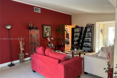 Снять в аренду виллу или дом в Хомстед, Флорида 3 спальни, 145.39м2, № 1941464 - фото 27