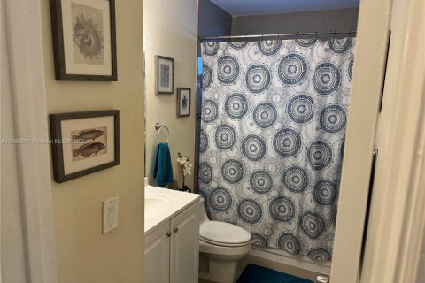 Снять в аренду виллу или дом в Хомстед, Флорида 3 спальни, 145.39м2, № 1941464 - фото 23