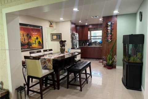 Снять в аренду виллу или дом в Хомстед, Флорида 3 спальни, 145.39м2, № 1941464 - фото 19