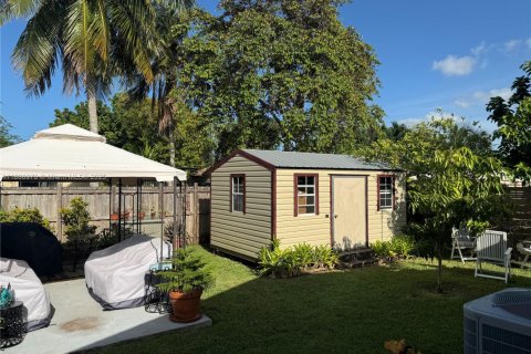 Снять в аренду виллу или дом в Хомстед, Флорида 3 спальни, 145.39м2, № 1941464 - фото 13